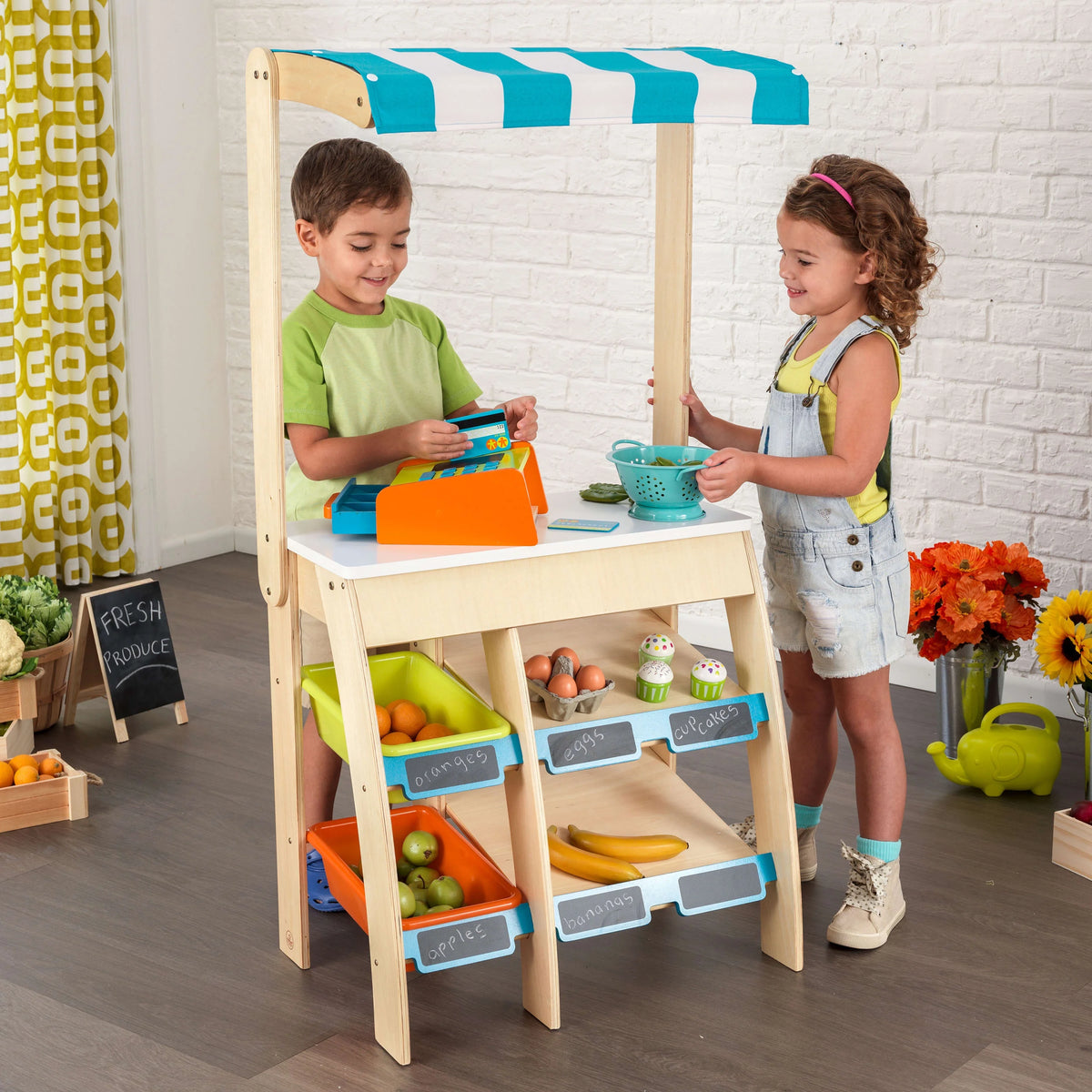 Wooden Grocery Store Market with Storage & Chalkboard V3676