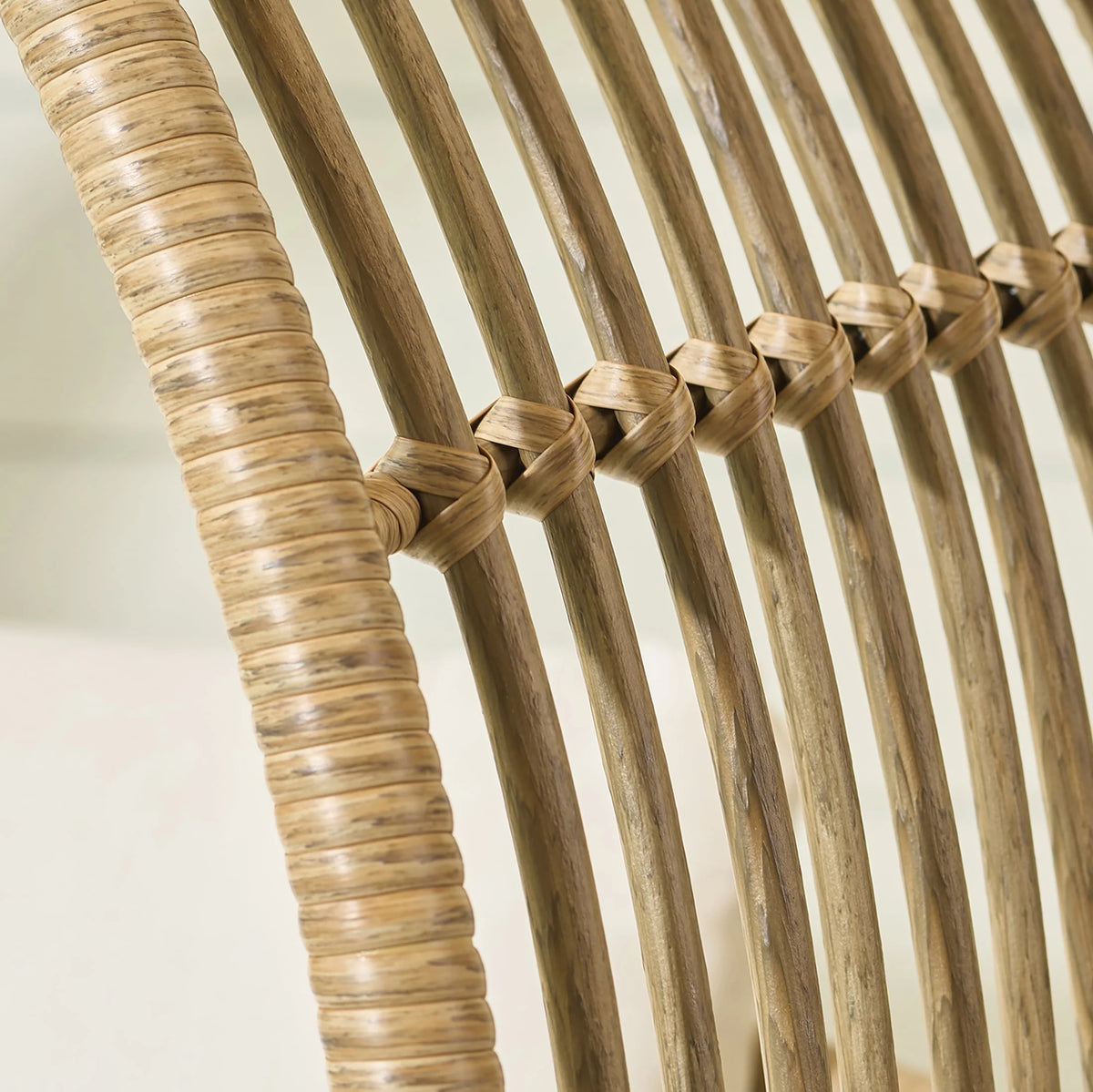 Beige Round Wicker Outdoor Egg Chair Z73827
