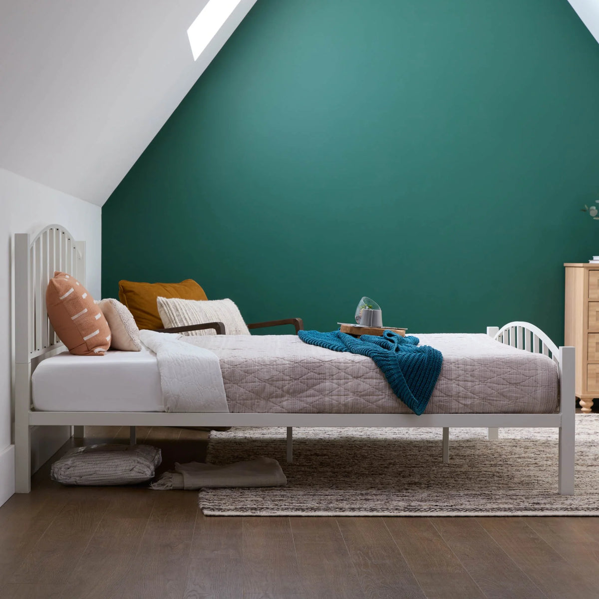 Black Metal Queen Platform Bed A6201
