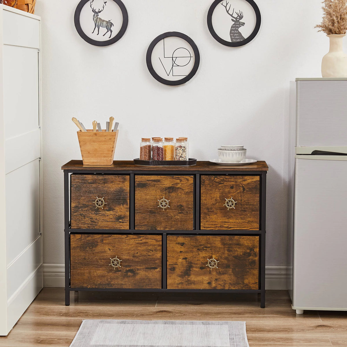 Brown 5 Drawer Dresser C923