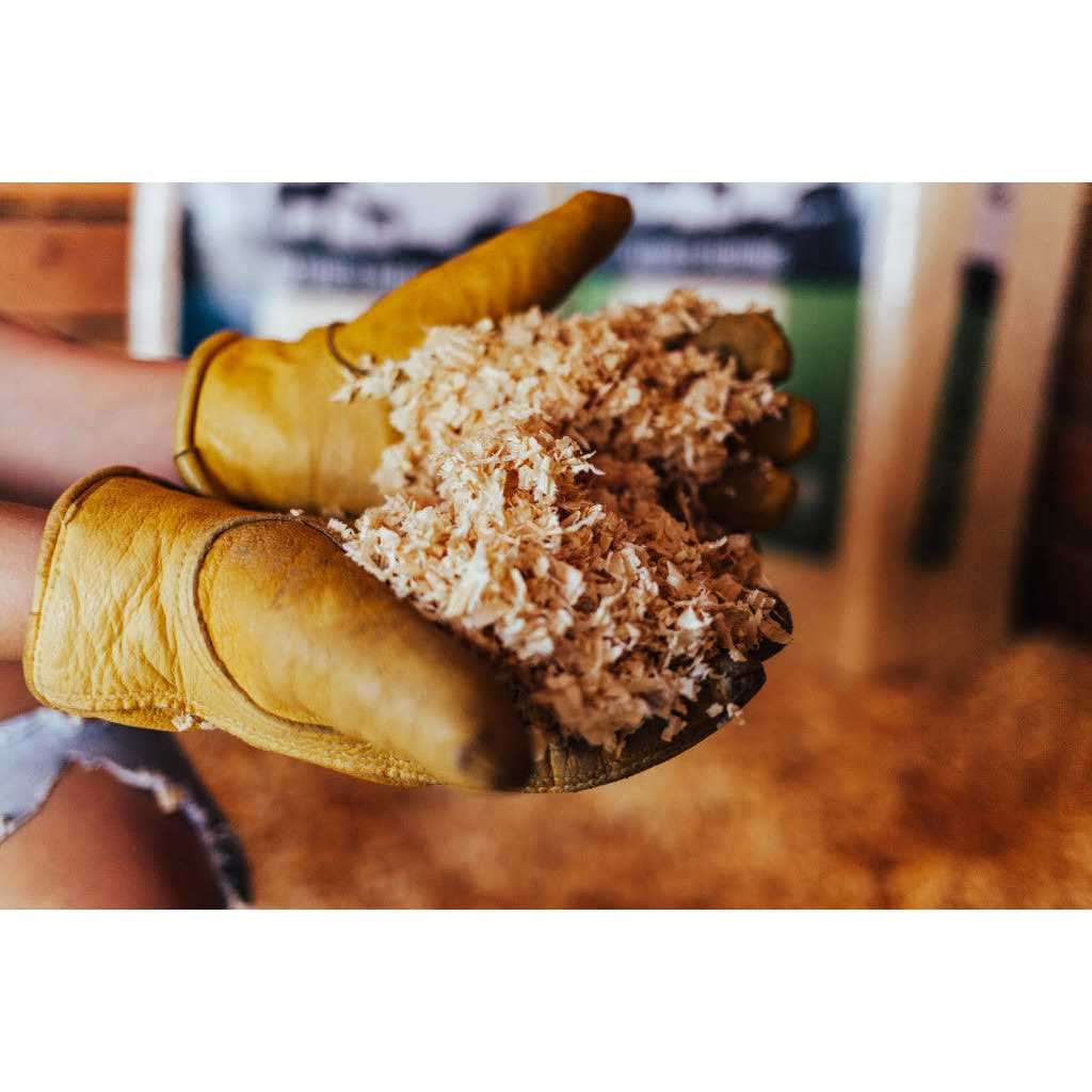 Pine Shavings Pet Bedding M7006